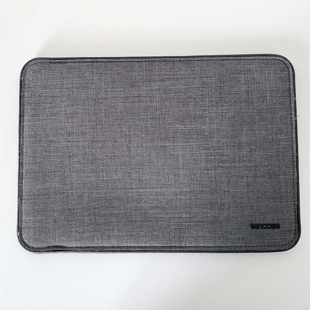 Incase ICON Sleeve MacBook Pro 13" Retina Asphalt Gray Black
